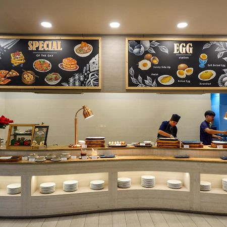 Seabed Grand Hotel Phuket - Sha Extra Plus Экстерьер фото A live kitchen at a hotel