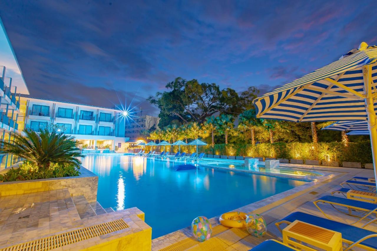 Seabed Grand Hotel Phuket - Sha Extra Plus Экстерьер фото The pool at the hotel