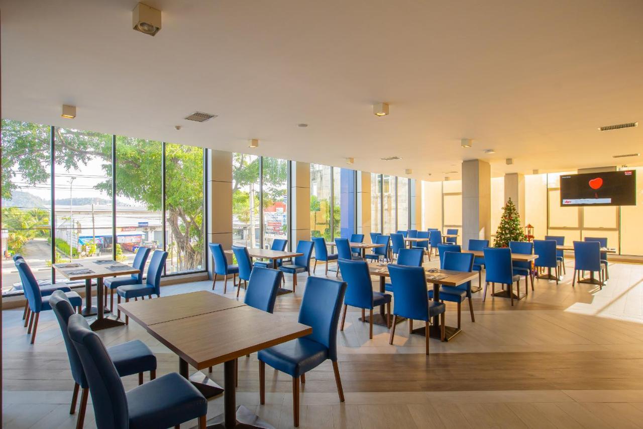 Seabed Grand Hotel Phuket - Sha Extra Plus Экстерьер фото The lounge at the airport