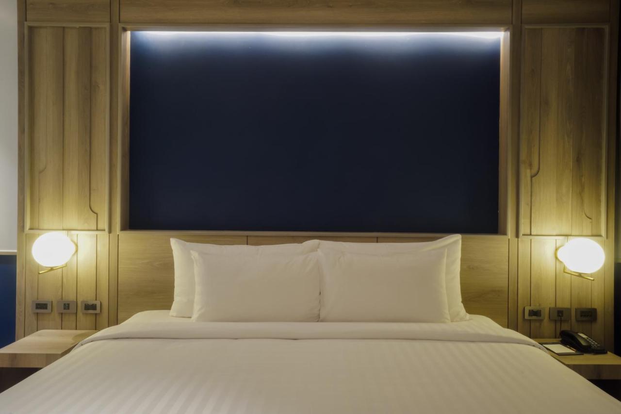 Seabed Grand Hotel Phuket - Sha Extra Plus Экстерьер фото A bedroom at the hotel